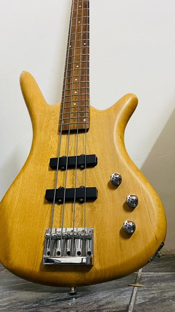 Aula de bajo eléctrico en Abre tu Música